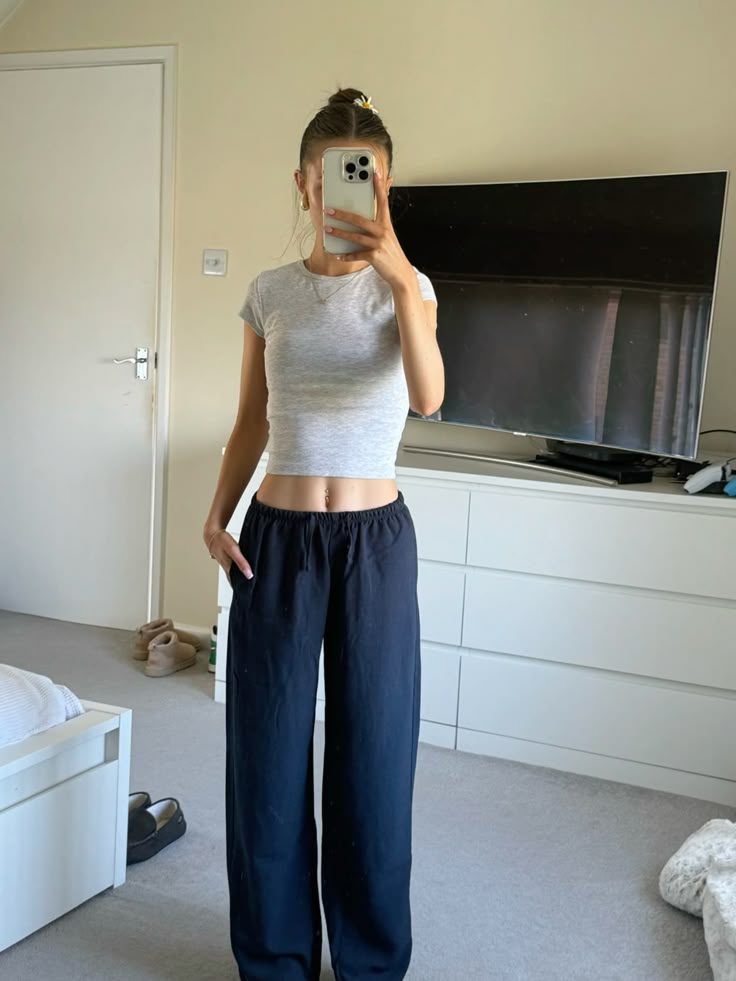 Wide-Leg Linen Pants